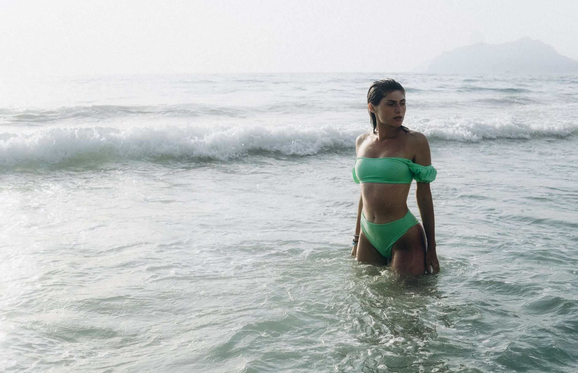 Femme à forte poitrine : vers quel maillot de bain se tourner ?