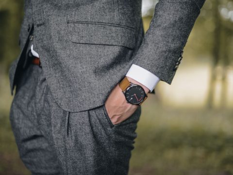 5 Erreurs vestimentaires fréquentes chez les hommes de grande taille et comment les surmonter !