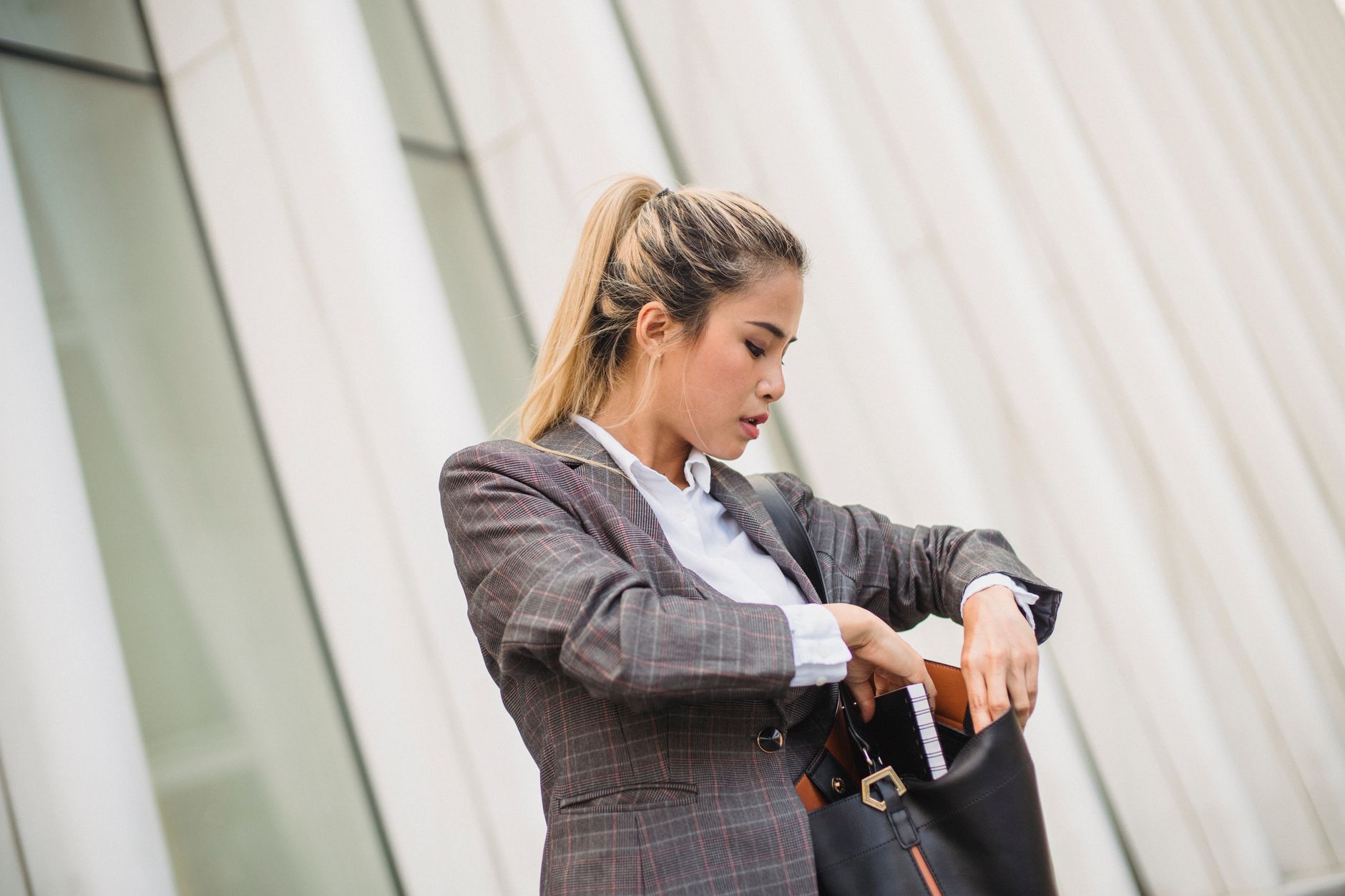 Canicule au bureau : 7 looks stylés pour survivre à la chaleur