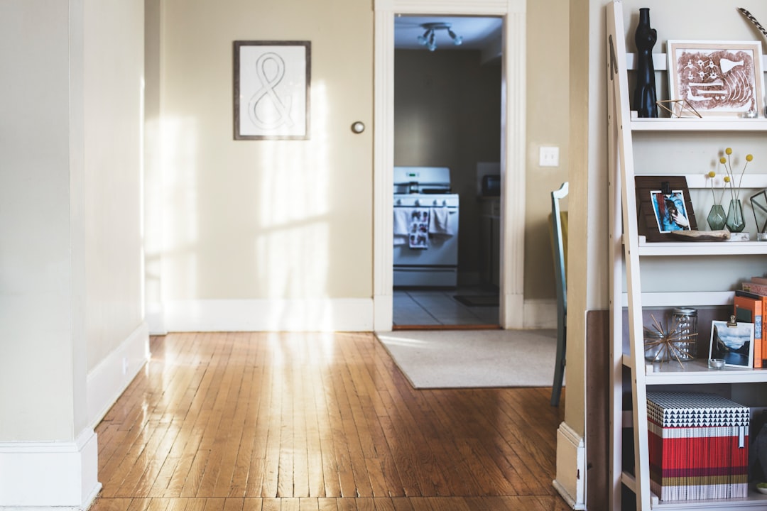 Cette astuce vestimentaire te rend instantanément 3 fois plus stylé·e – personne n’en parle