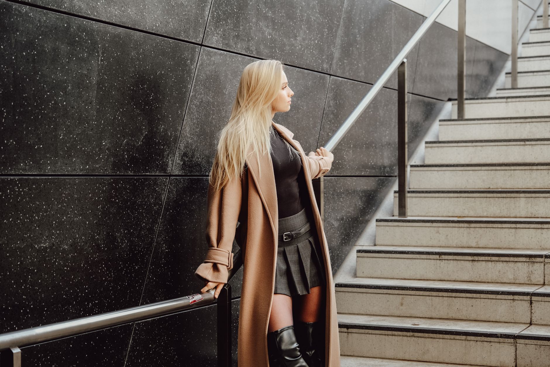 La jupe longue fait son grand retour : comment l’adopter avec style en 2025