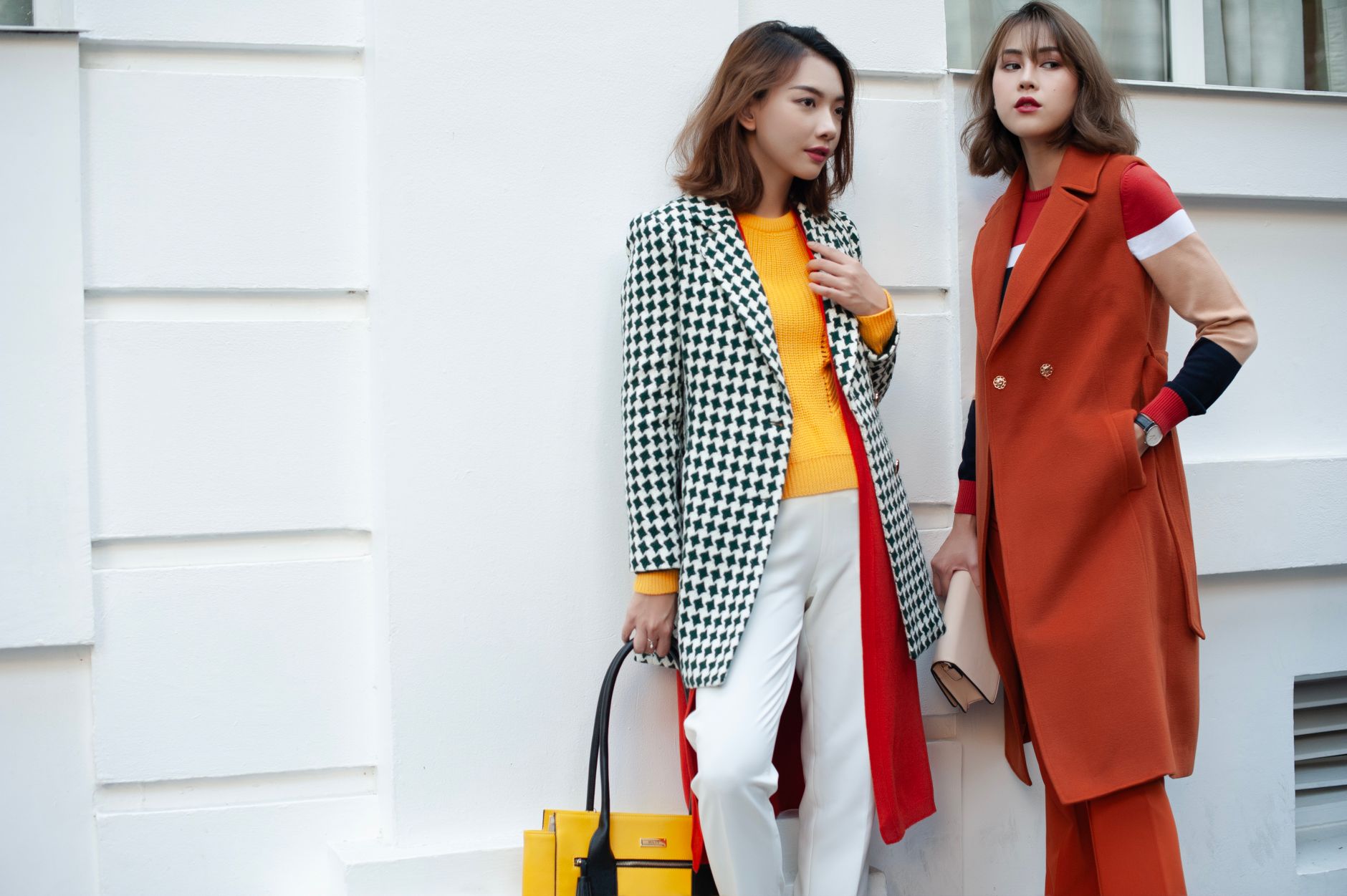 Comment s’habiller avec élégance à 50 ans : style affirmé et féminité intemporelle
