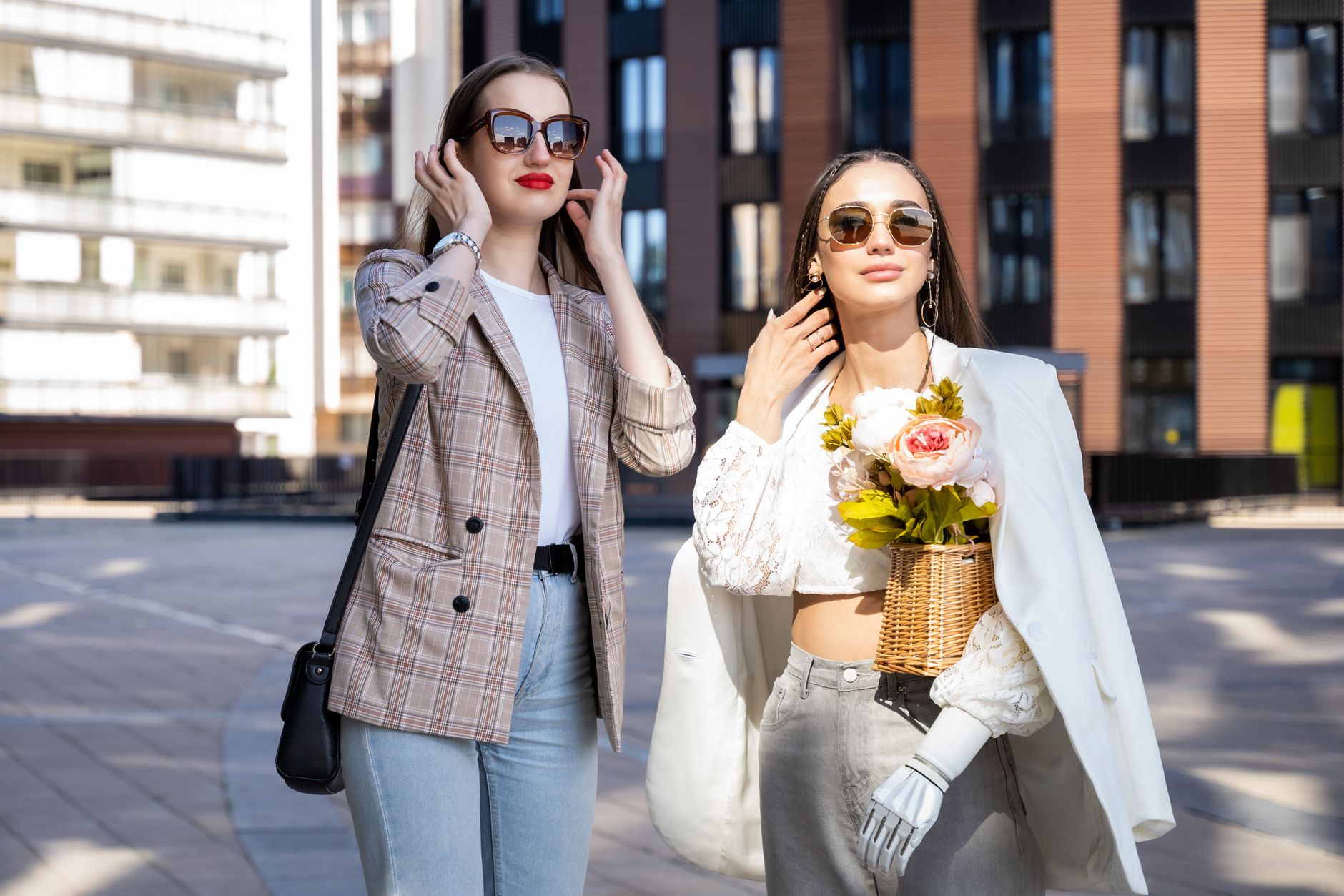 Comment porter un anorak femme tendance en 2025 : looks et astuces mode