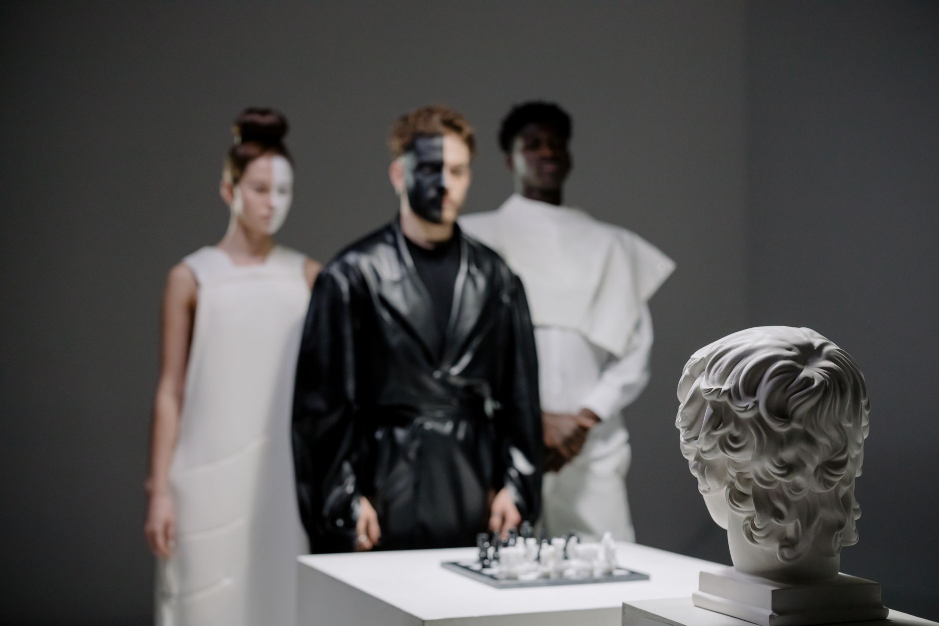 Balenciaga : un Hiver 2026 entre théâtralité et sensualité