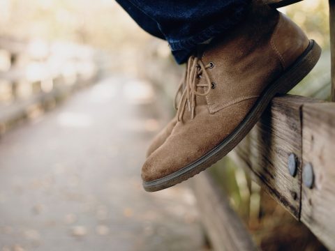 Le daim et le suède s'imposent : focus sur les mules UGG