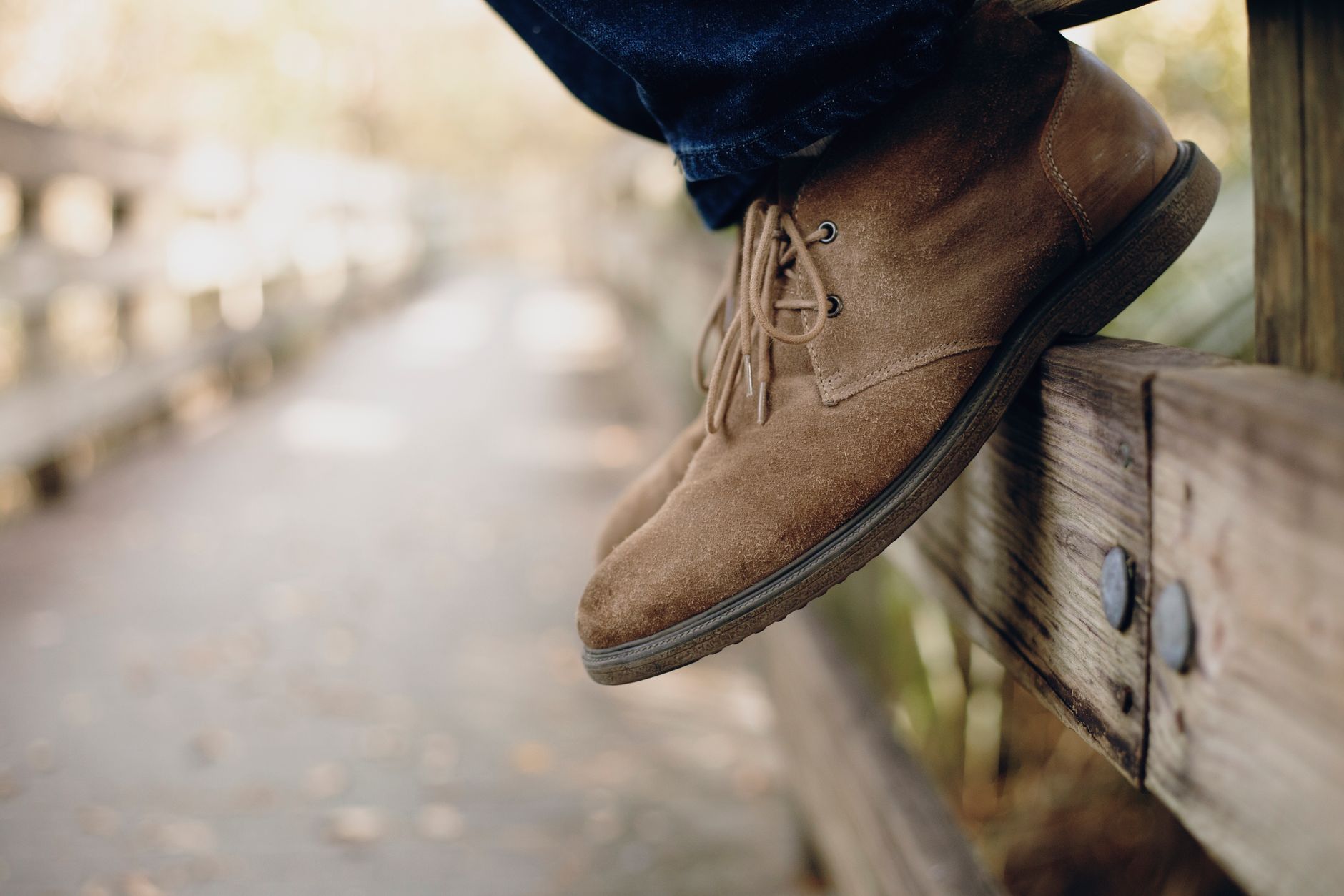Le daim et le suède s&rsquo;imposent : focus sur les mules UGG