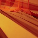 Le perfecto en cuir cède sa place à une pièce bohème cet automne