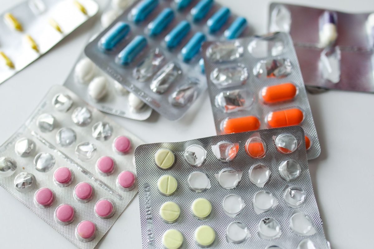 Pourquoi vos médicaments contiennent encore du dioxyde de titane interdit ?
