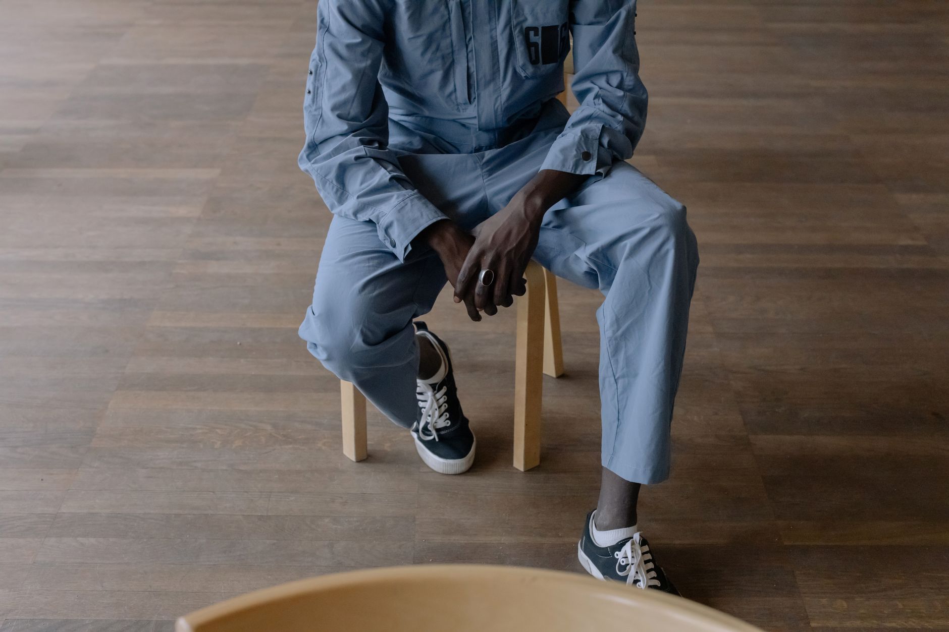 Veja dévoile une sneaker sans logo, un tournant dans son identité