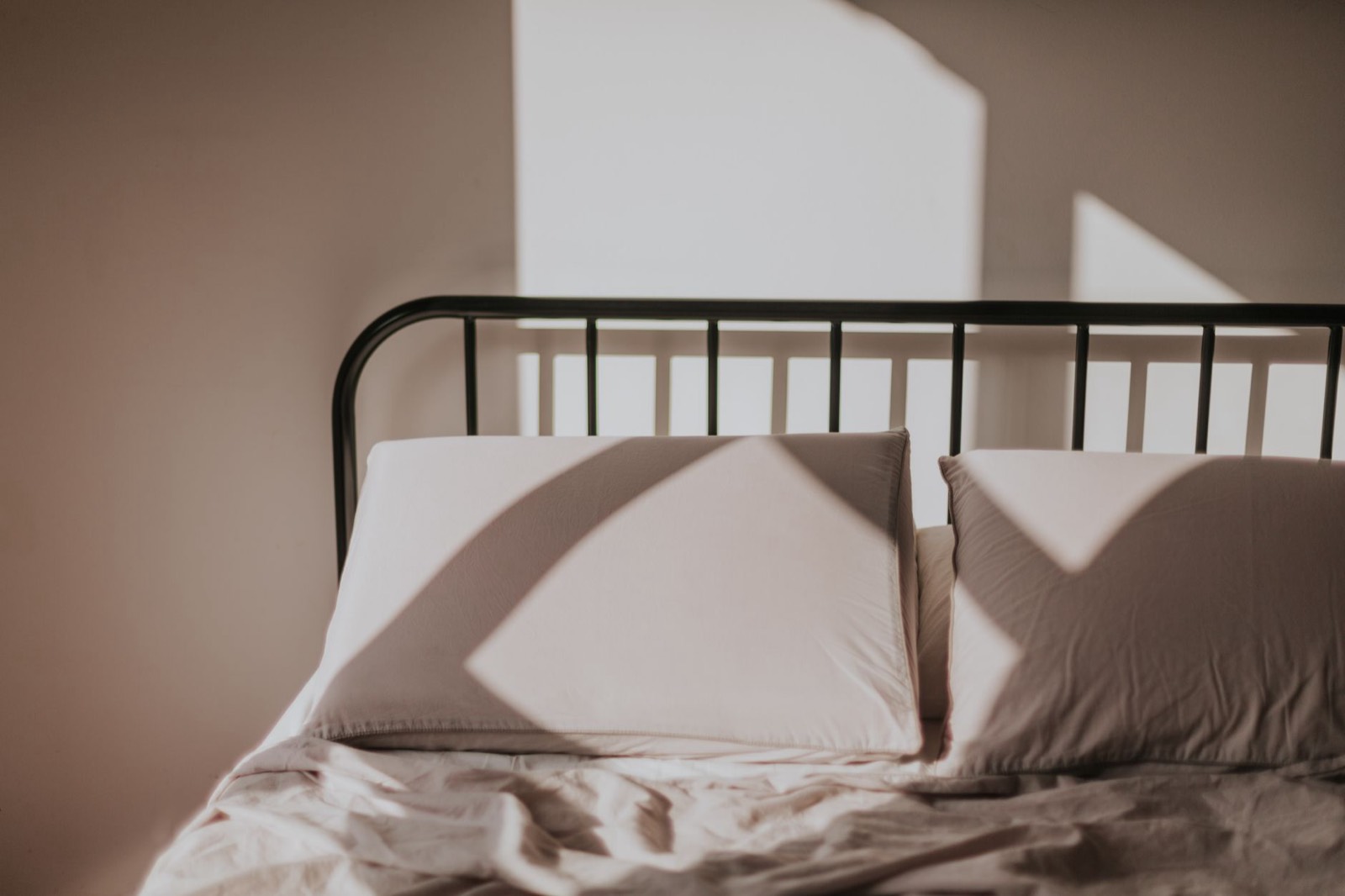 Bien choisir son oreiller : guide complet par position de sommeil