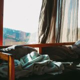 Comment bien choisir son oreiller : le guide pour dormir vraiment mieu