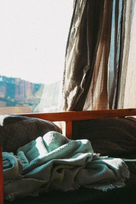 Comment bien choisir son oreiller : le guide pour dormir vraiment mieu