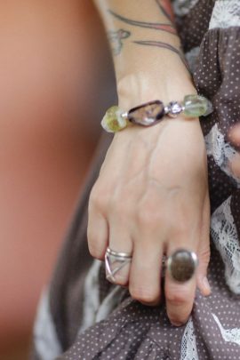 Comment porter un bracelet jonc sans l'abîmer ni le perdre