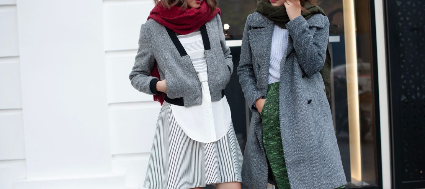 Totême révolutionne l&rsquo;hiver avec son manteau à écharpe intégrée, l&rsquo;essayerez-vous ?