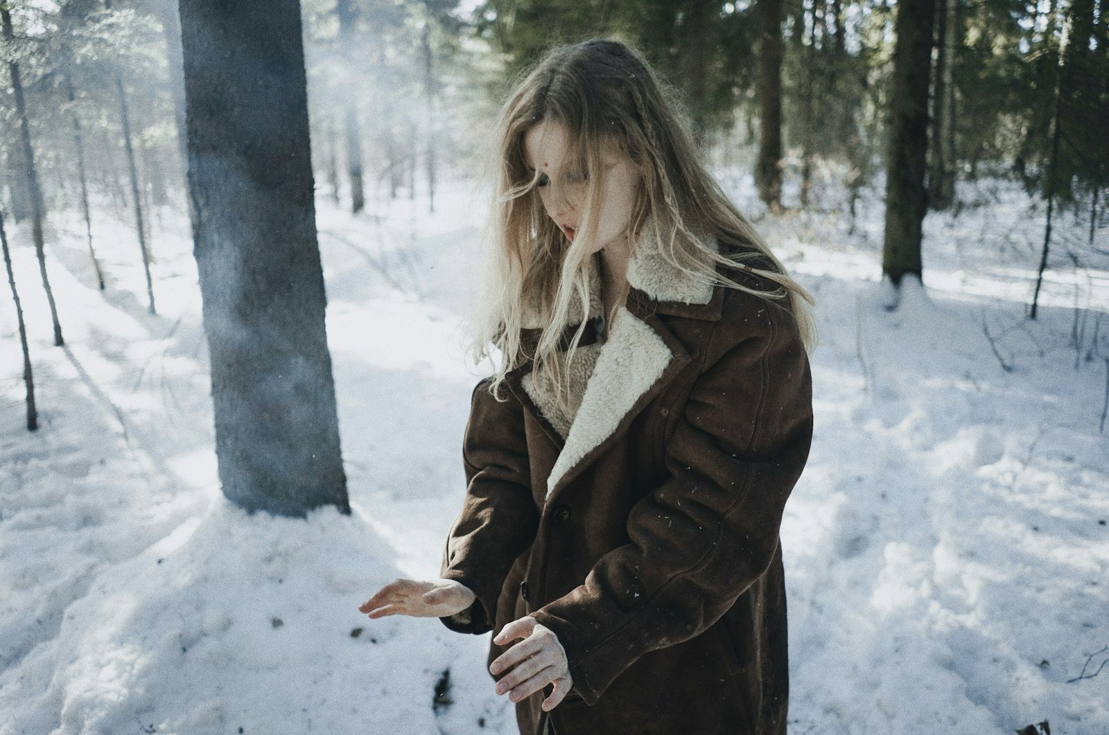 Transformez votre garde-robe cet automne : le trench, la parka et le bomber en daim à la mode royale !