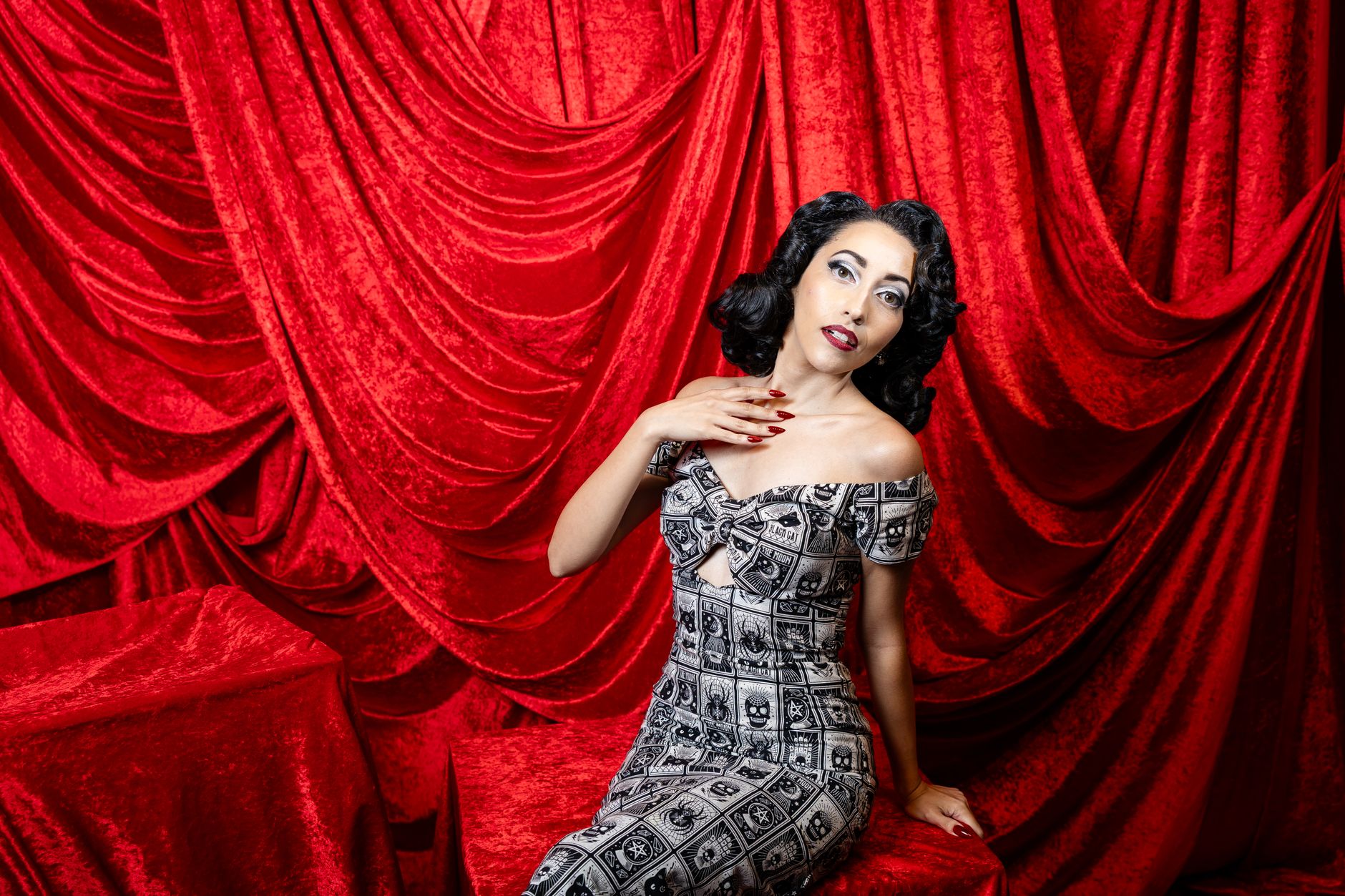 Kim Kardashian et l&rsquo;Art de Réinventer le Vintage : Adoptez le Style des Années 90 !