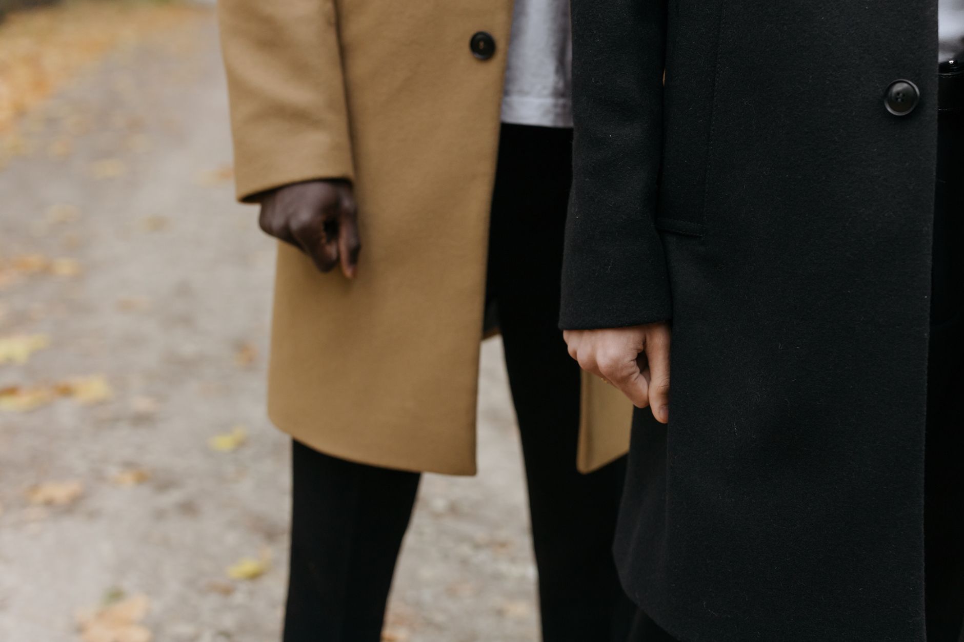 Découvrez le manteau à 2 000 euros de Meghan Markle : comment l&rsquo;adopter sans se ruiner !