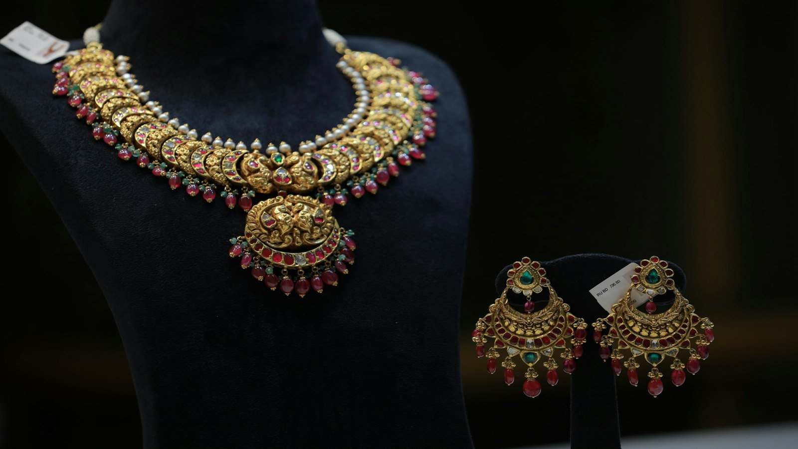 Céline Dion : Comment son collier Boucheron peut transformer votre style