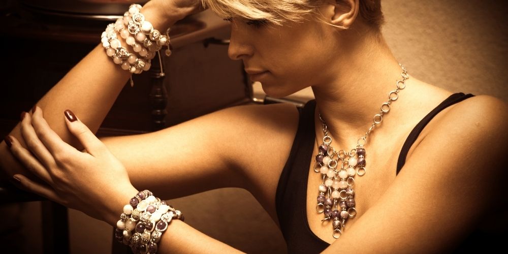 femme-bijoux